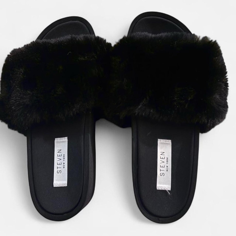 Steven By Steve Madden Black Fur Sandals